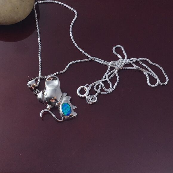 Mouse lab created opal sterling pendant & chain - Picture 1 of 2